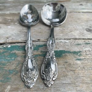 Oneida Galveston stainless serving spoons 1982
